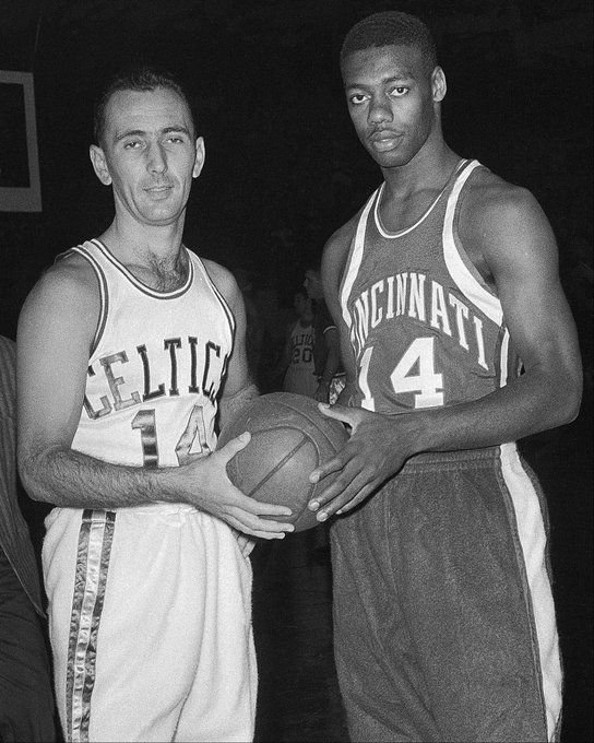 通过坚持与 通过坚持与