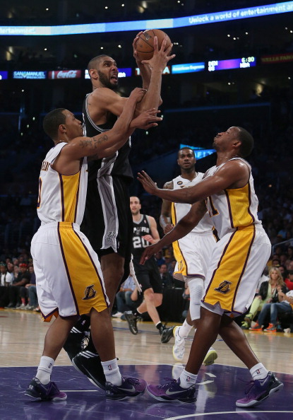 阿尔瓦雷斯 阿尔瓦雷斯