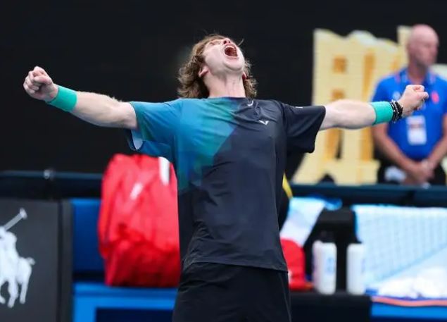 育竞技面临 育竞技面临