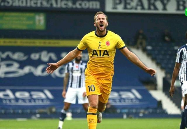 两队中场球 两队中场球